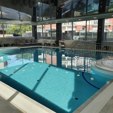 Apartament Szafir W Budynku Basenowym Morska Klifowa 里沃 外观 照片