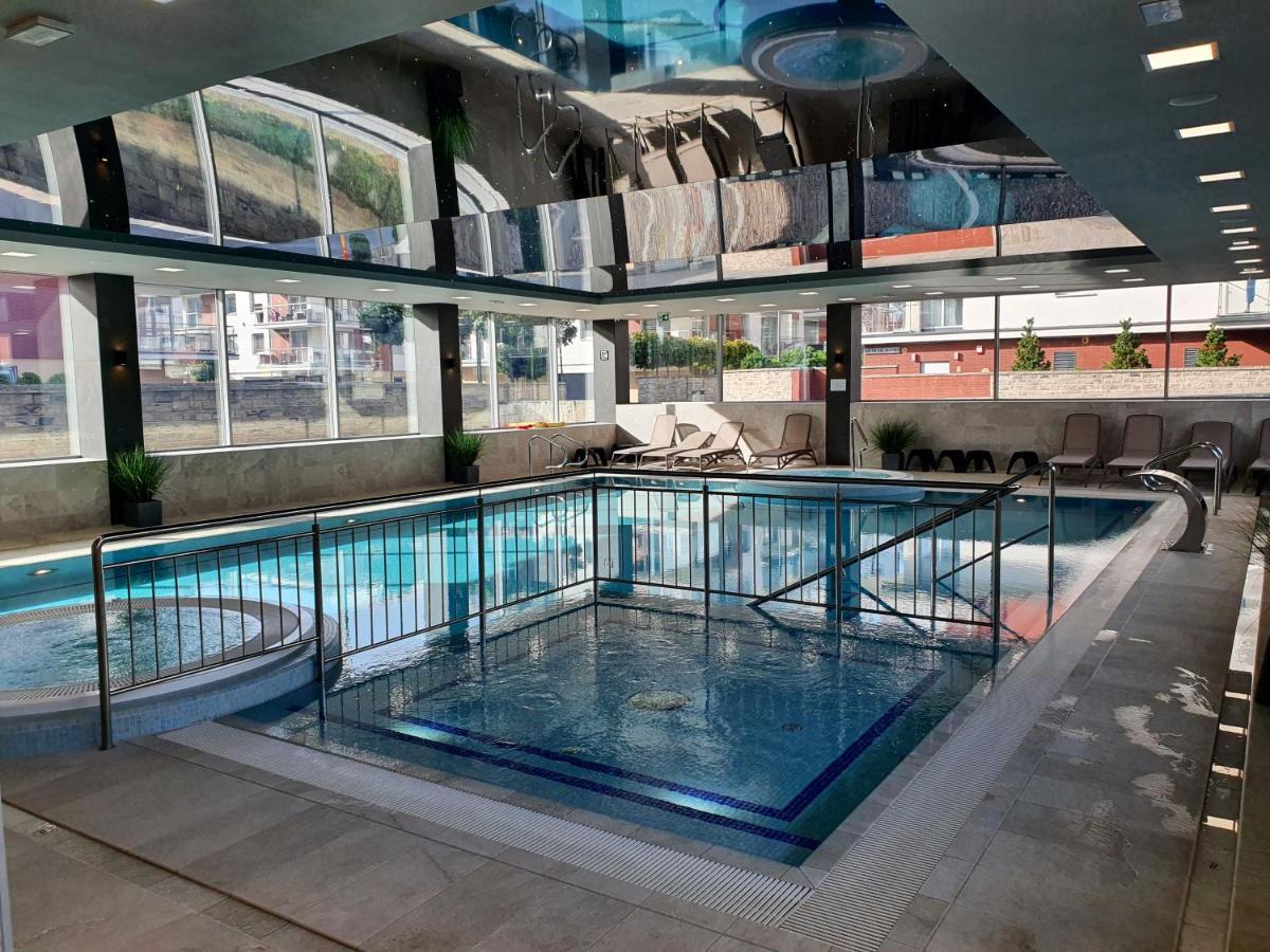 Apartament Szafir W Budynku Basenowym Morska Klifowa 里沃 外观 照片
