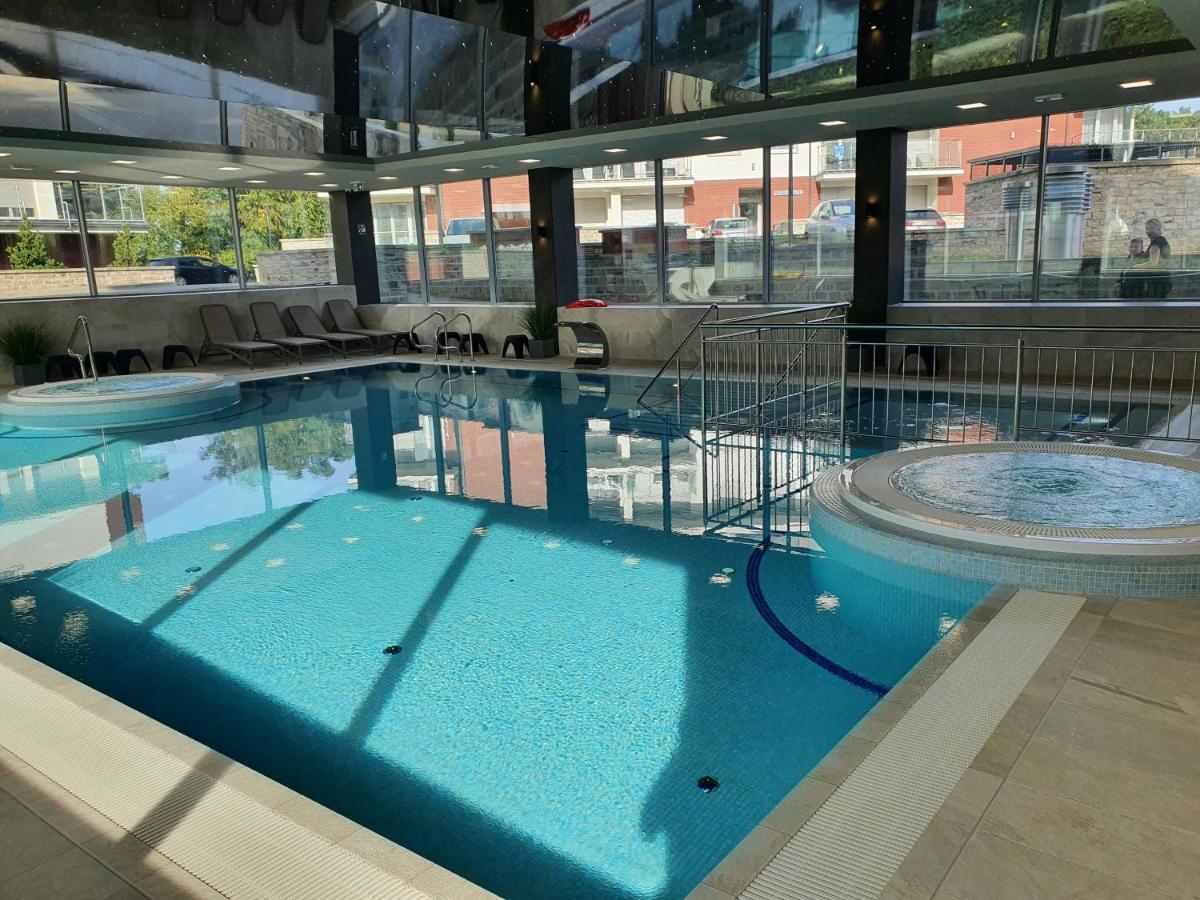 Apartament Szafir W Budynku Basenowym Morska Klifowa 里沃 外观 照片